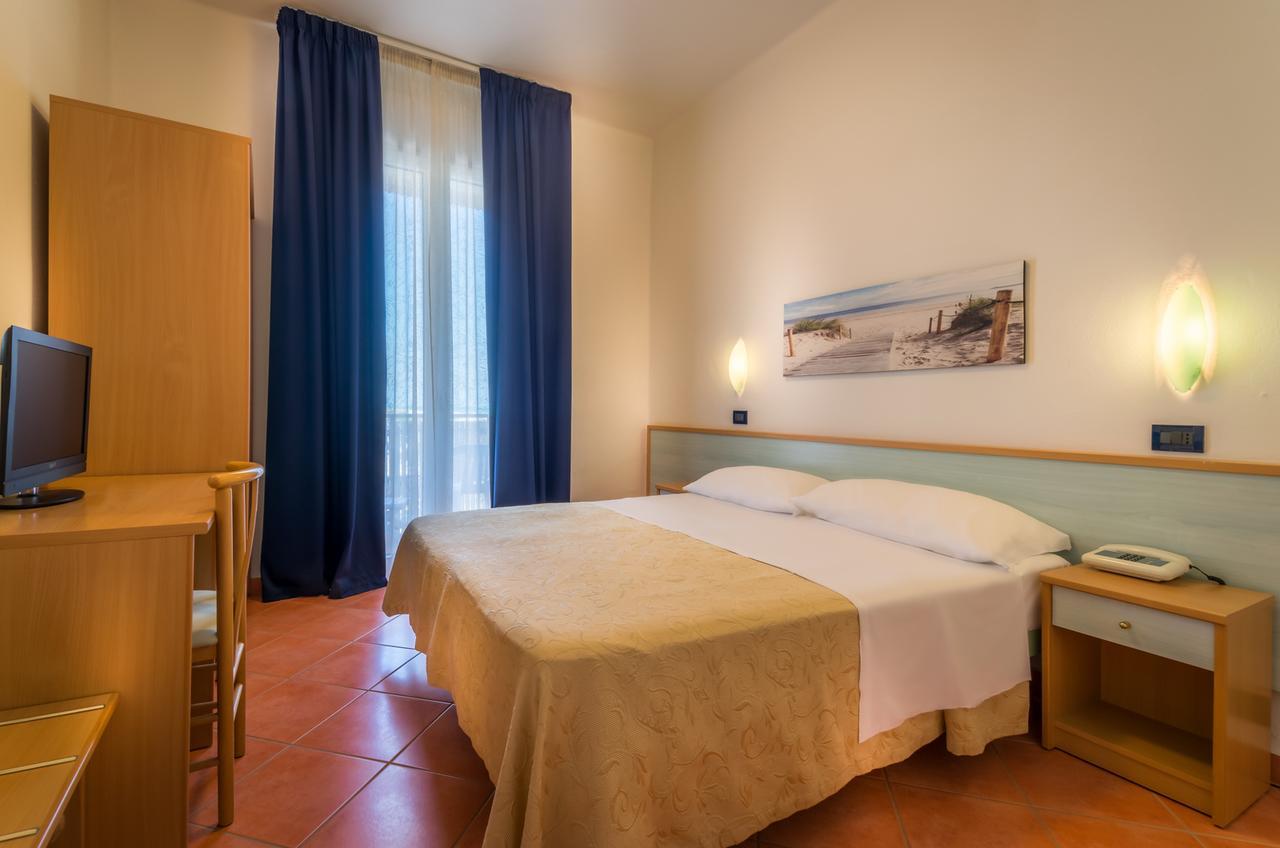 Hotel Delfino Milano Marittima Ngoại thất bức ảnh